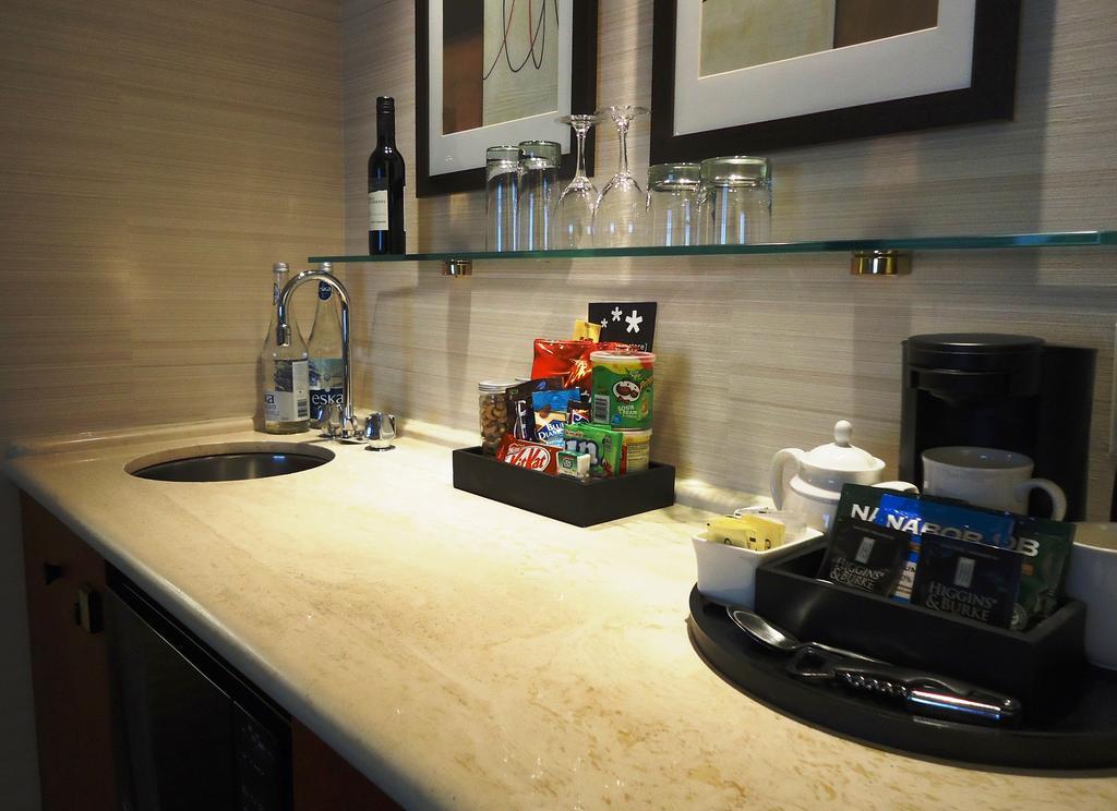 Cambridge Suites โตรอนโต ภายนอก รูปภาพ